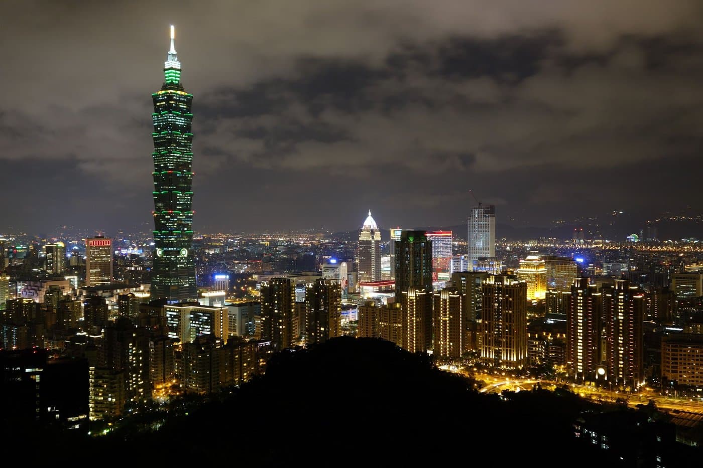 Новогодишни фойерверки над Taipei 101 в Тайпе